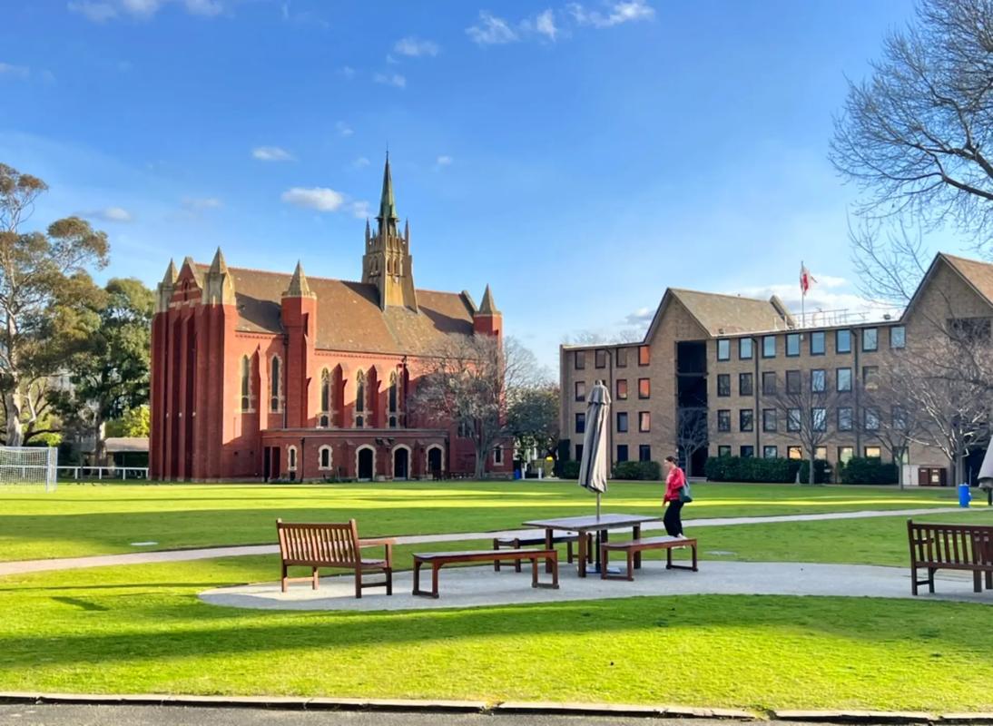 东仁大学